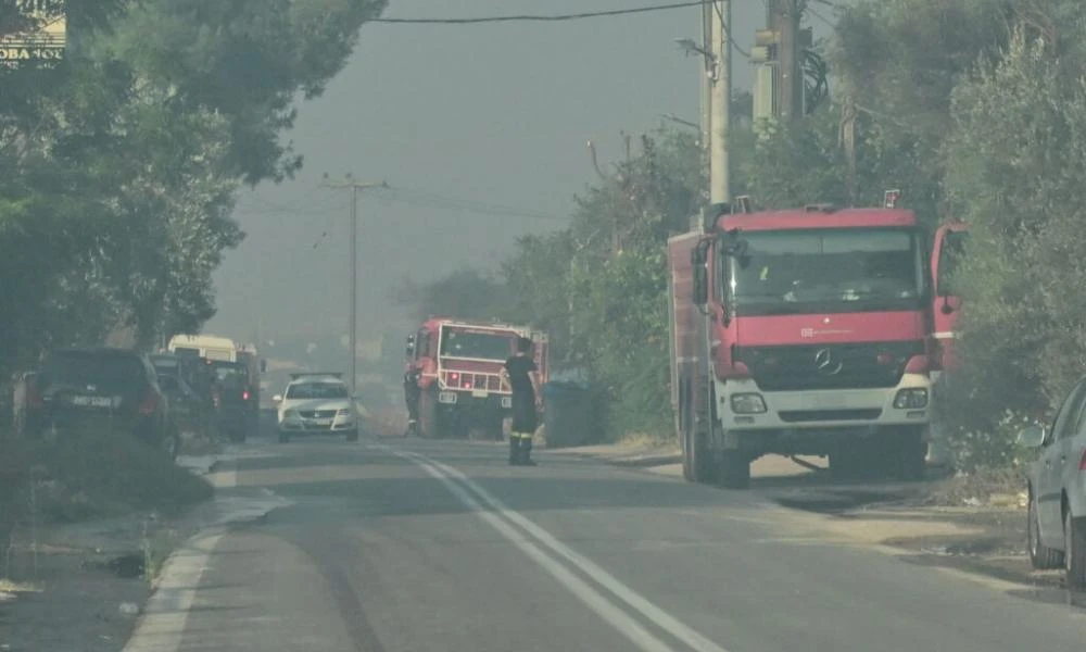 Αχαρνές: Αποκαταστάθηκε η κυκλοφορία των οχημάτων μετά την πυρκαγιά